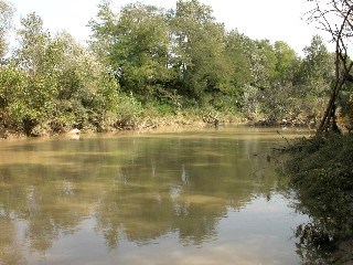 Agriturismo Volta di Sacco - il fiume ombrone che circonda l'azienda